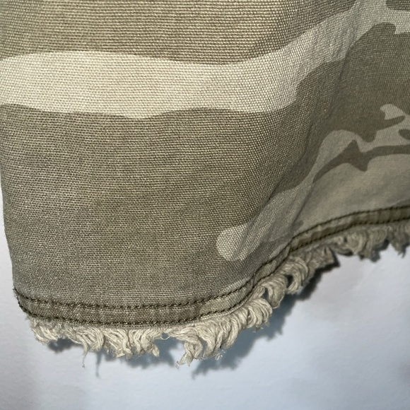 Sanctuary Anthropologie Camouflage Cropped Button Jacket Military Size Medium - Picture 7 of 8